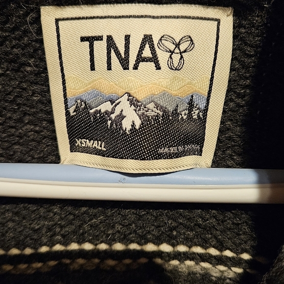 TNA Womens Aritzia Sea To Sky Cowichan Deer Knit Full Zip Sweater Black White XS - Picture 3 of 4